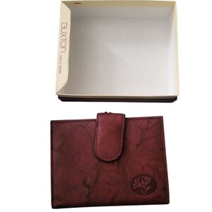 Buxton Leatber Wallet Maroon